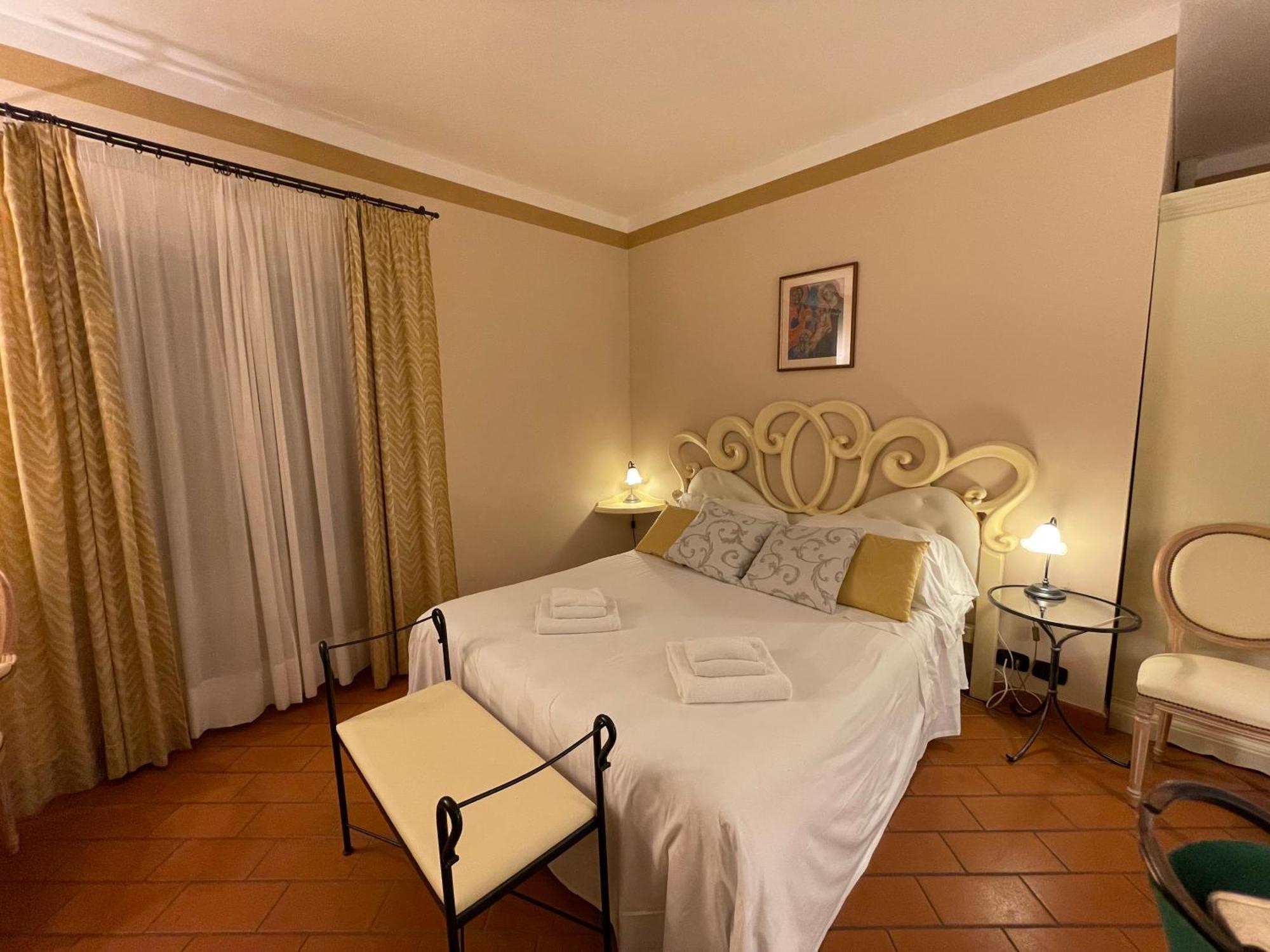 Il Colombaio Winery & Rooms Monteriggioni Exterior foto