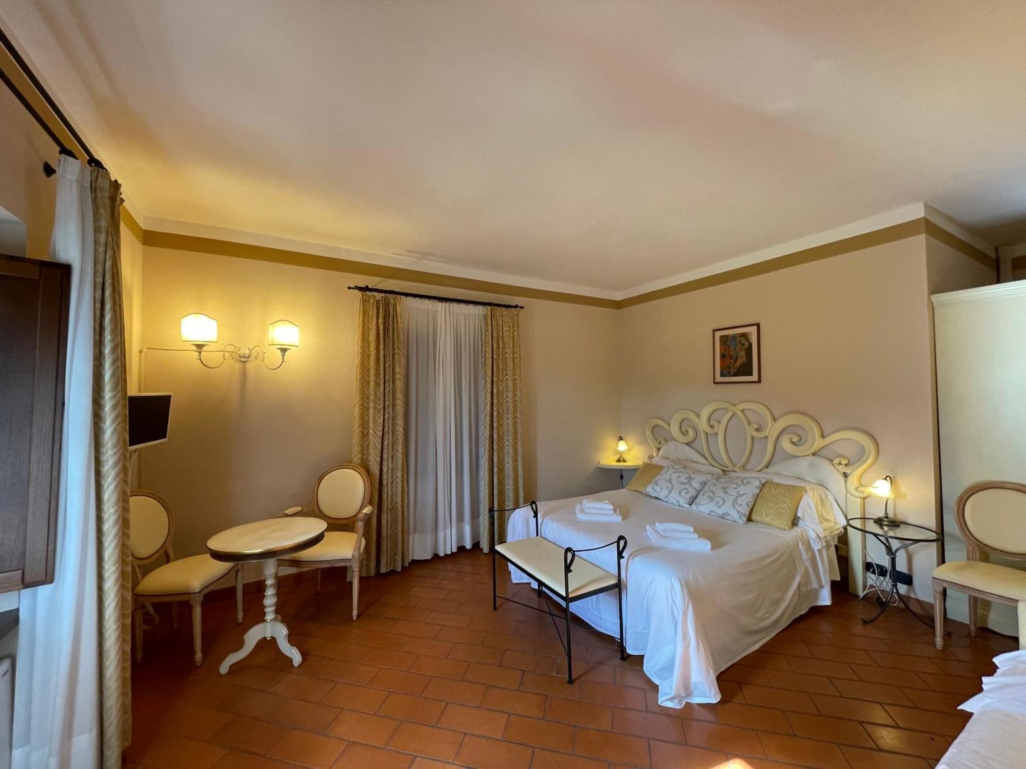 Il Colombaio Winery & Rooms Monteriggioni Exterior foto